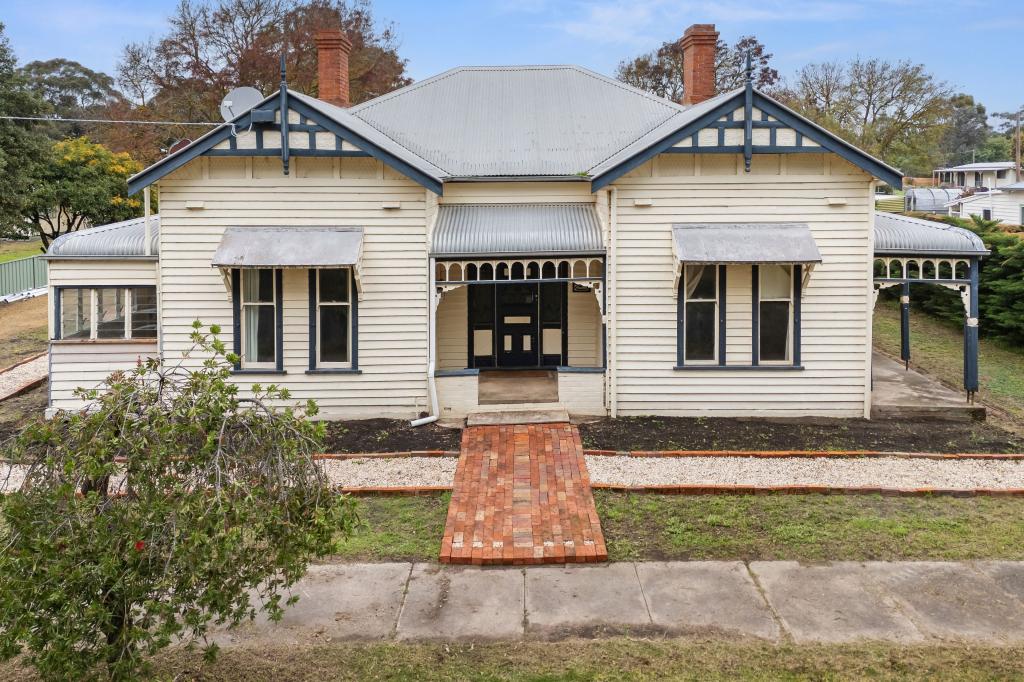 7 Memorial Rd, Glenthompson, VIC 3293