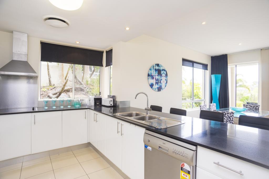 5083 St Andrews Tce, Hope Island, QLD 4212