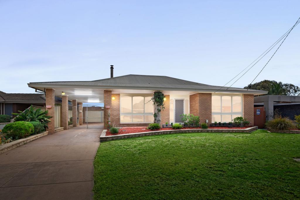 3 Roscrea Ct, Werribee, VIC 3030