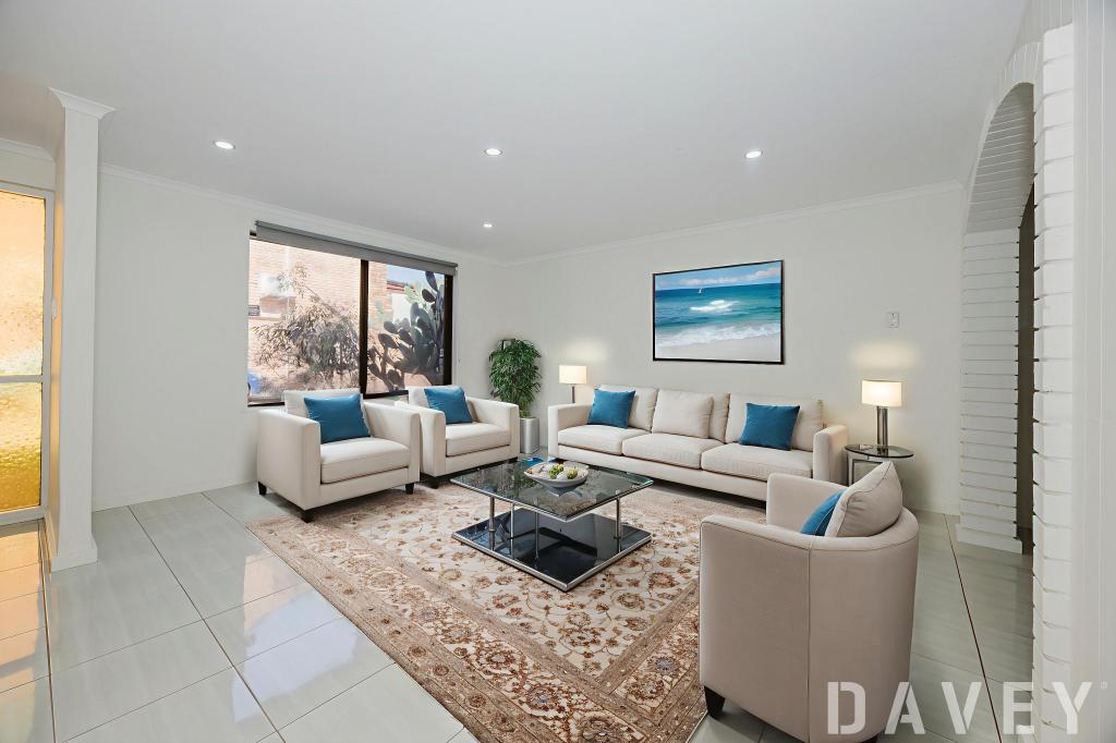 5/309 HARBORNE ST, GLENDALOUGH, WA 6016