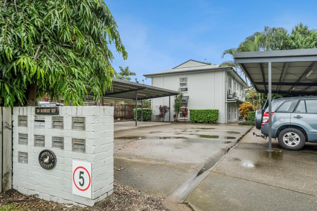 5/16 ROBERT RD, BENTLEY PARK, QLD 4869