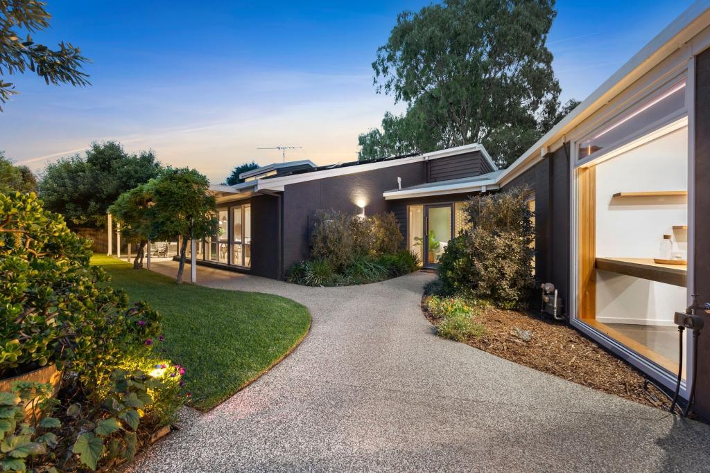 4 Curlew Ct, Barwon Heads, VIC 3227