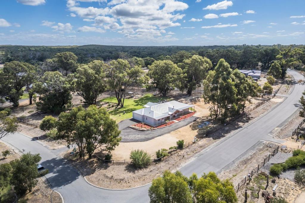2 Ginger Pl, Two Rocks, WA 6037