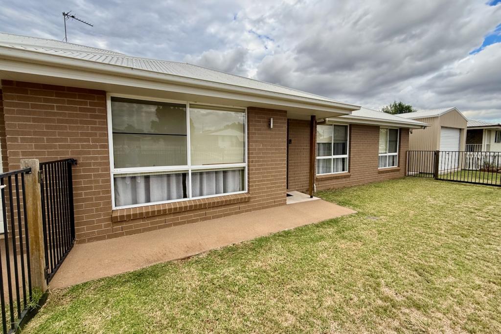 36 Milligan St, Oakey, QLD 4401