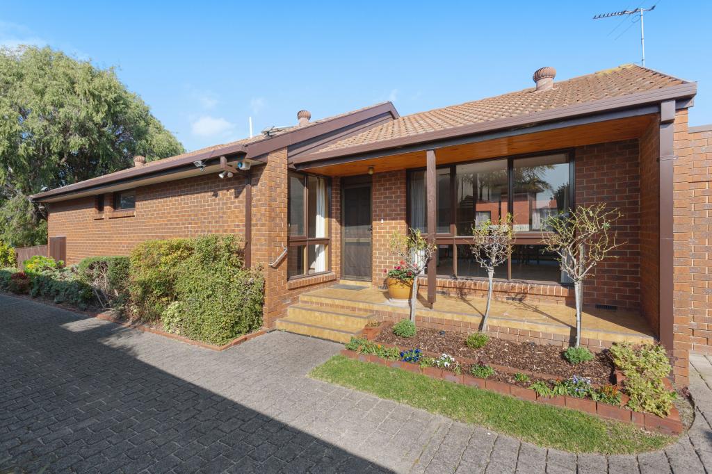 1/19 St Huberts Rd, Carnegie, VIC 3163