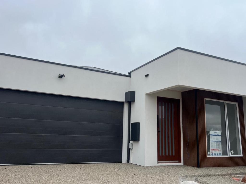 13 Nectarine St, Thornhill Park, VIC 3335