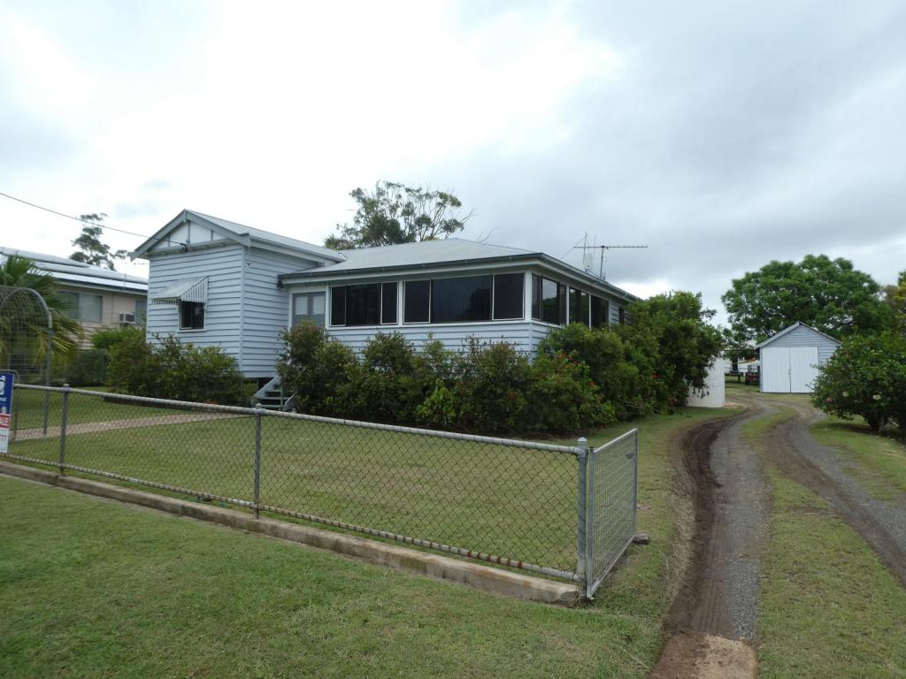 4 BROOKES ST, BIGGENDEN, QLD 4621