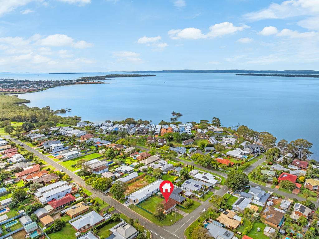 19 Bay St, Redland Bay, QLD 4165