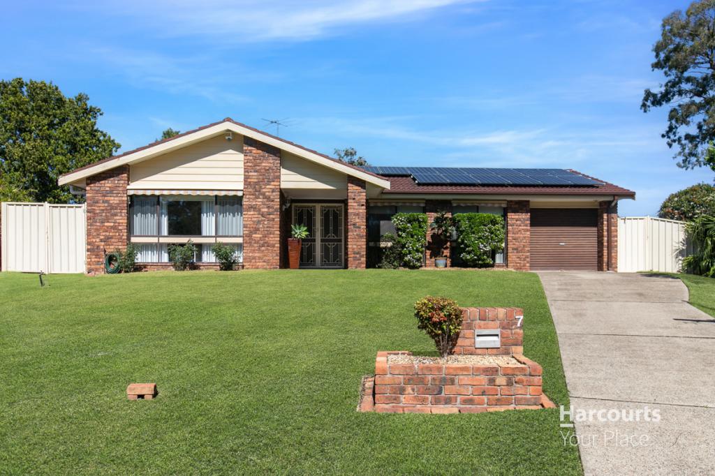 7 Mclaren Gr, St Clair, NSW 2759