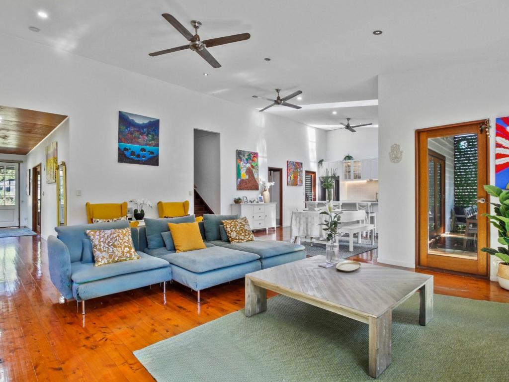 23 Noon Muckle St, Macleay Island, QLD 4184