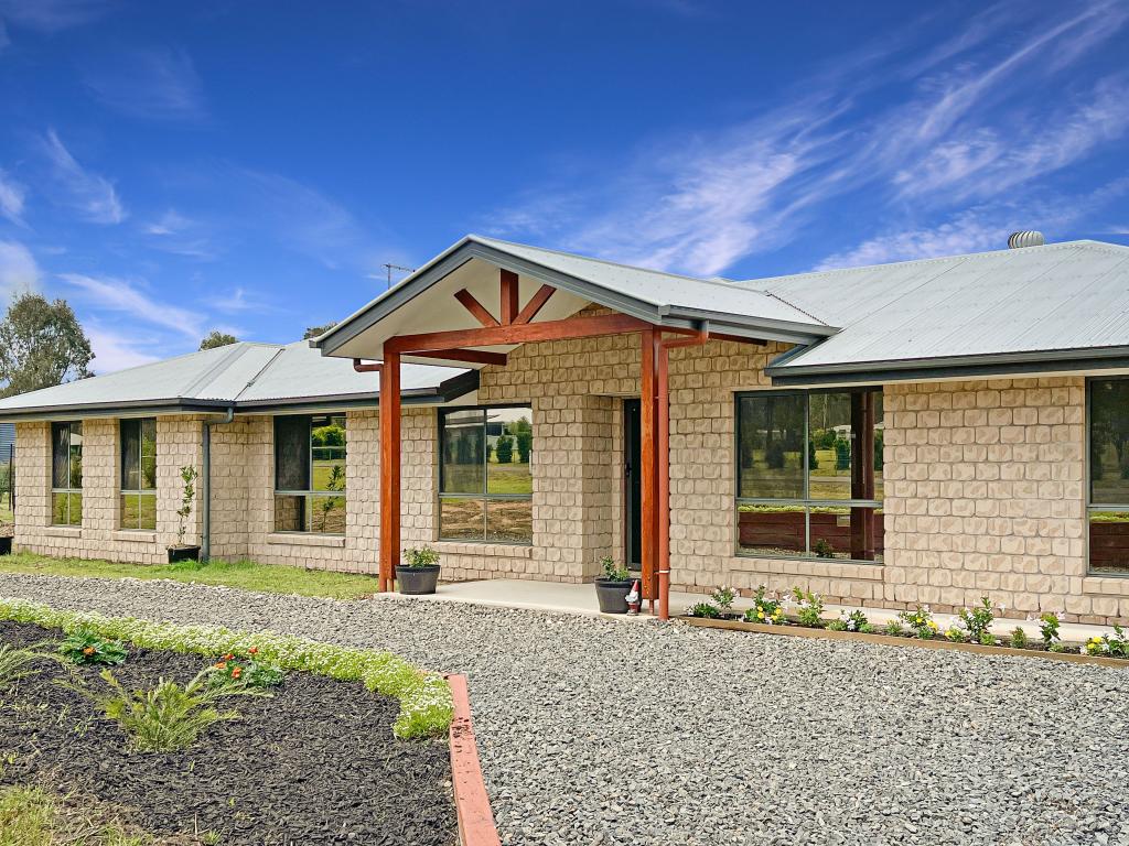 22 JACANA DR, ADARE, QLD 4343