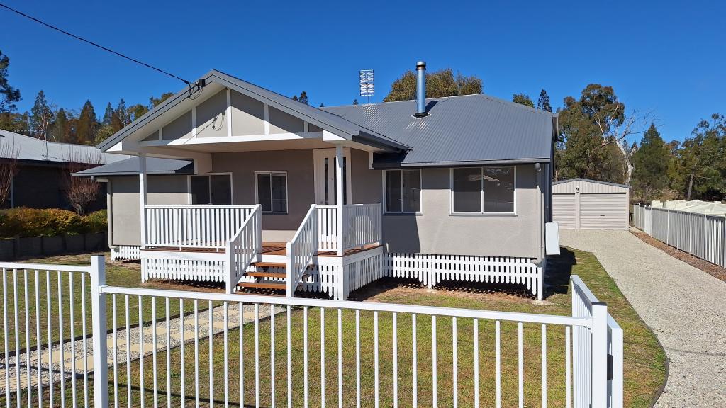 11 Micale Lane, Glen Aplin, QLD 4381