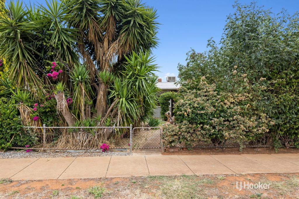 1 Bishopstone Rd, Davoren Park, SA 5113