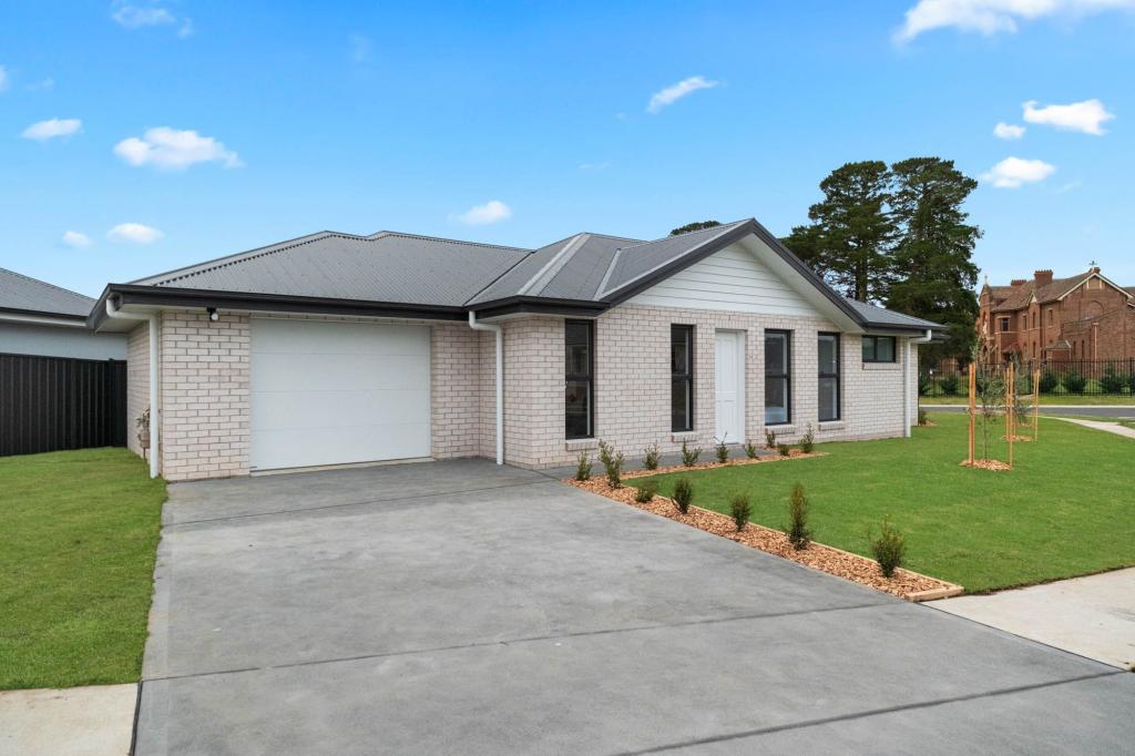 2a Colvin Pl, Goulburn, NSW 2580