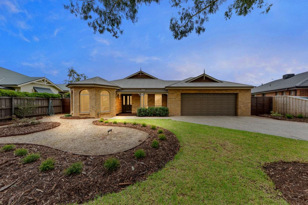 9 Dutton Pl, Pakenham, VIC 3810