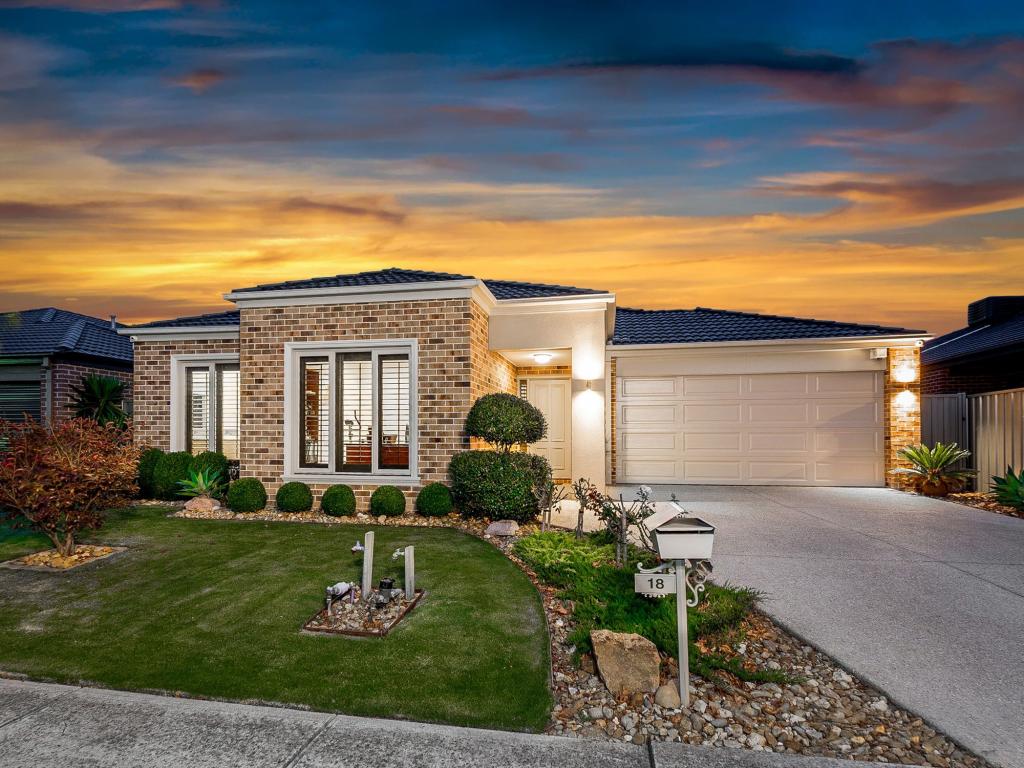 18 Beagle St, Cranbourne East, VIC 3977