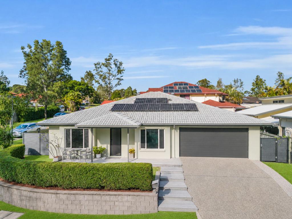 17 Snowy River Cct, Forest Lake, QLD 4078