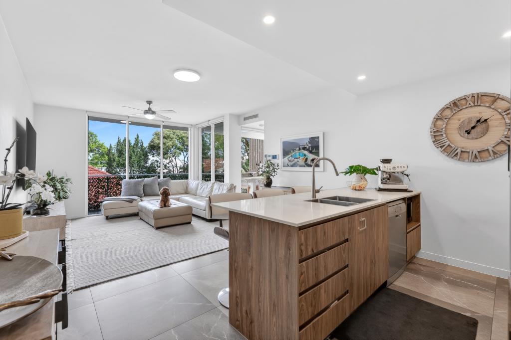 205/8 Meron St, Southport, QLD 4215