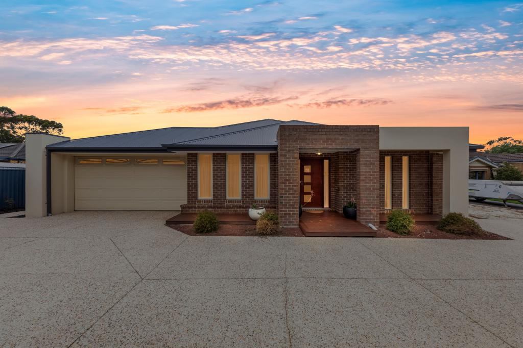 9 BIRCH CT, PAKENHAM, VIC 3810