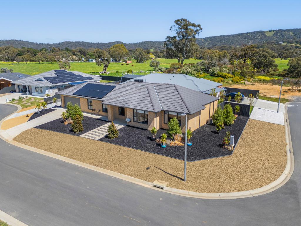 7 Evans Park Dr, Ararat, VIC 3377