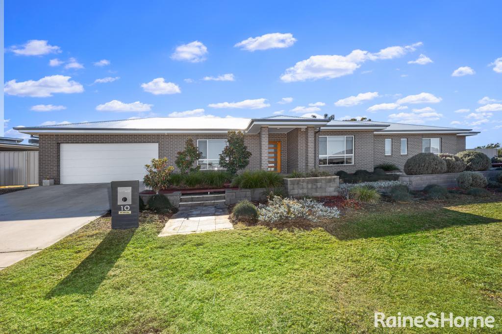 10 Kentucky Cres, Gobbagombalin, NSW 2650