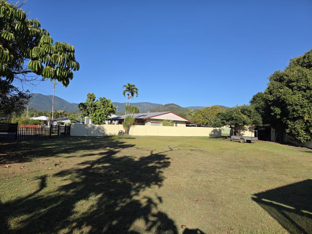 4 Teitzel Cl, Cardwell, QLD 4849