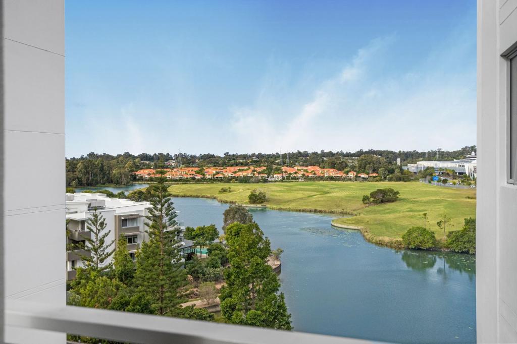 255/129 Laver Dr, Robina, QLD 4226