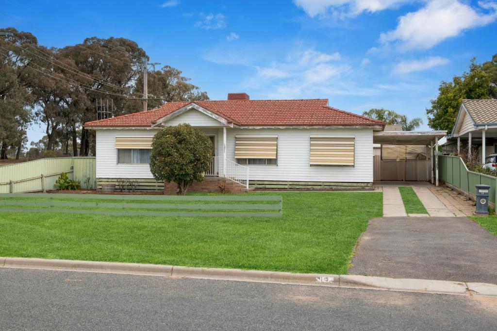 18 Green St, California Gully, VIC 3556