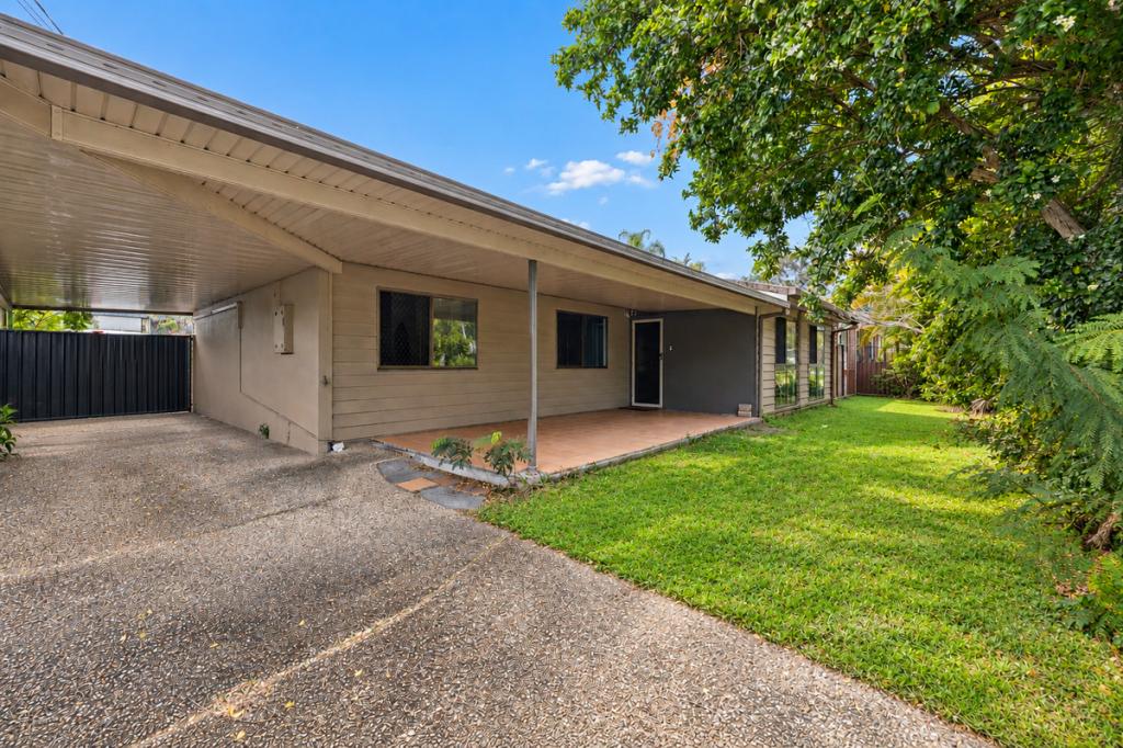 62 Waratah Dr, Crestmead, QLD 4132