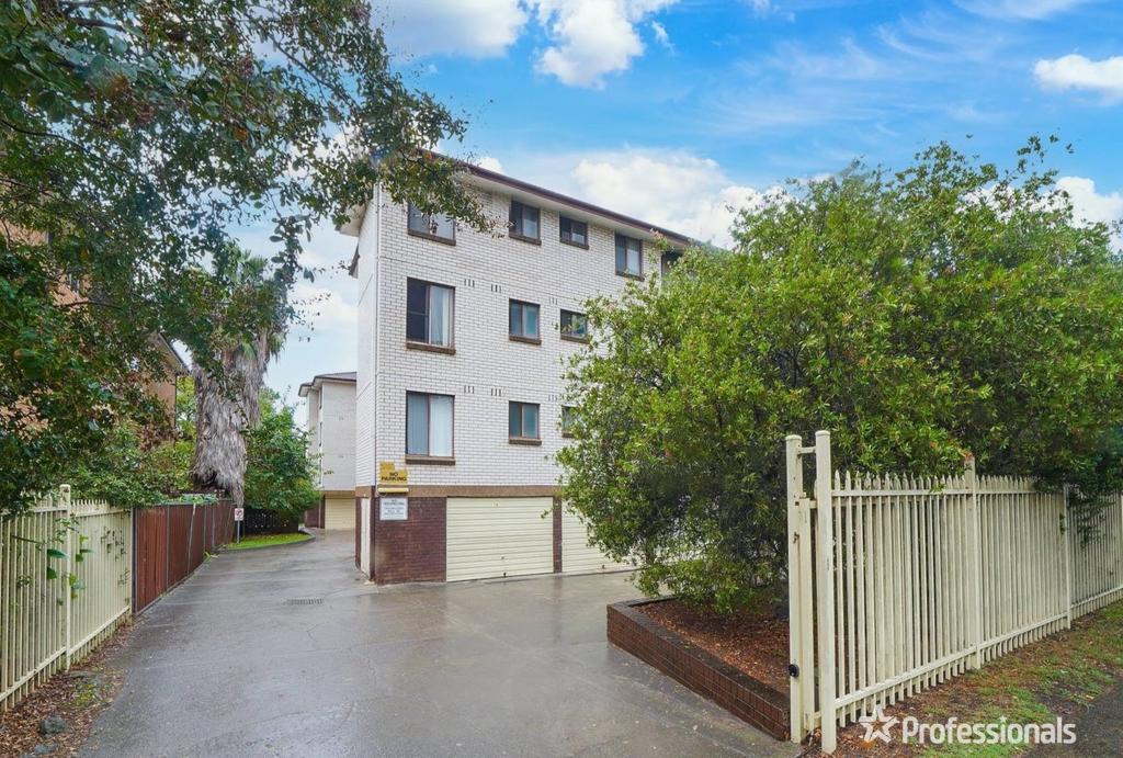 24/8-10 GOULBURN ST, LIVERPOOL, NSW 2170
