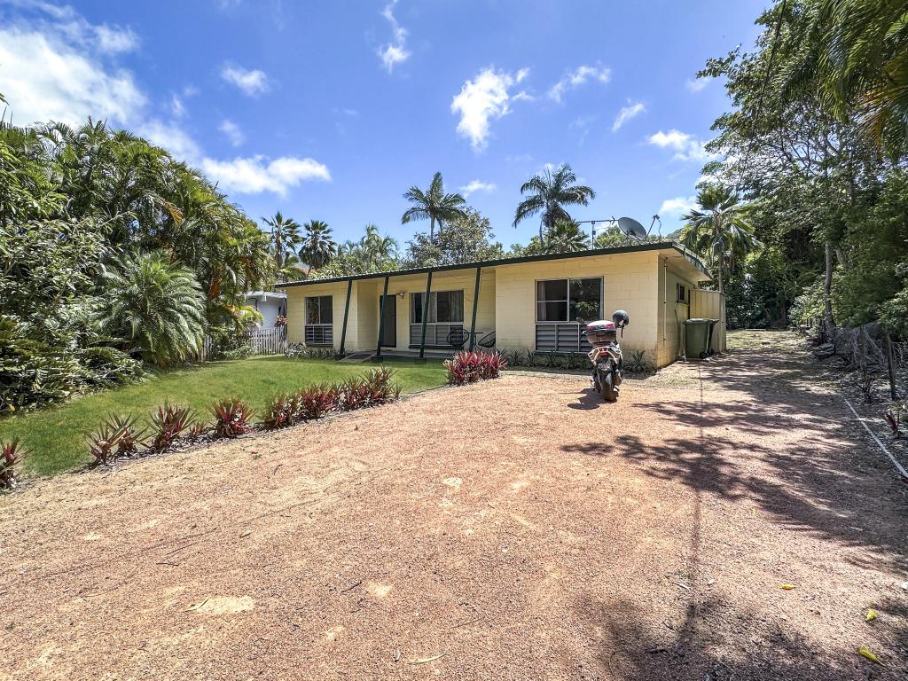 16 ROBSON ST, NELLY BAY, QLD 4819