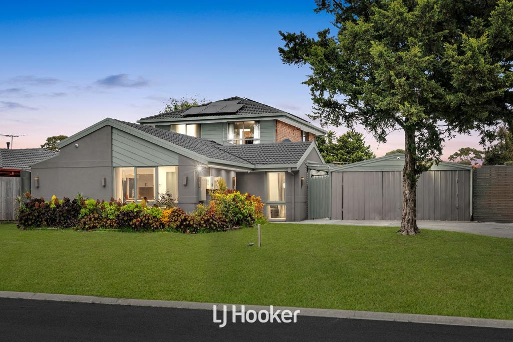 4 Hindmarsh Ct, Cranbourne North, VIC 3977