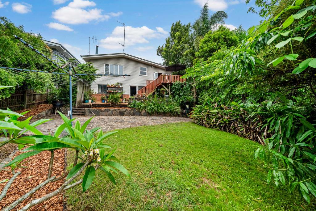 11 Adam St, North Toowoomba, QLD 4350