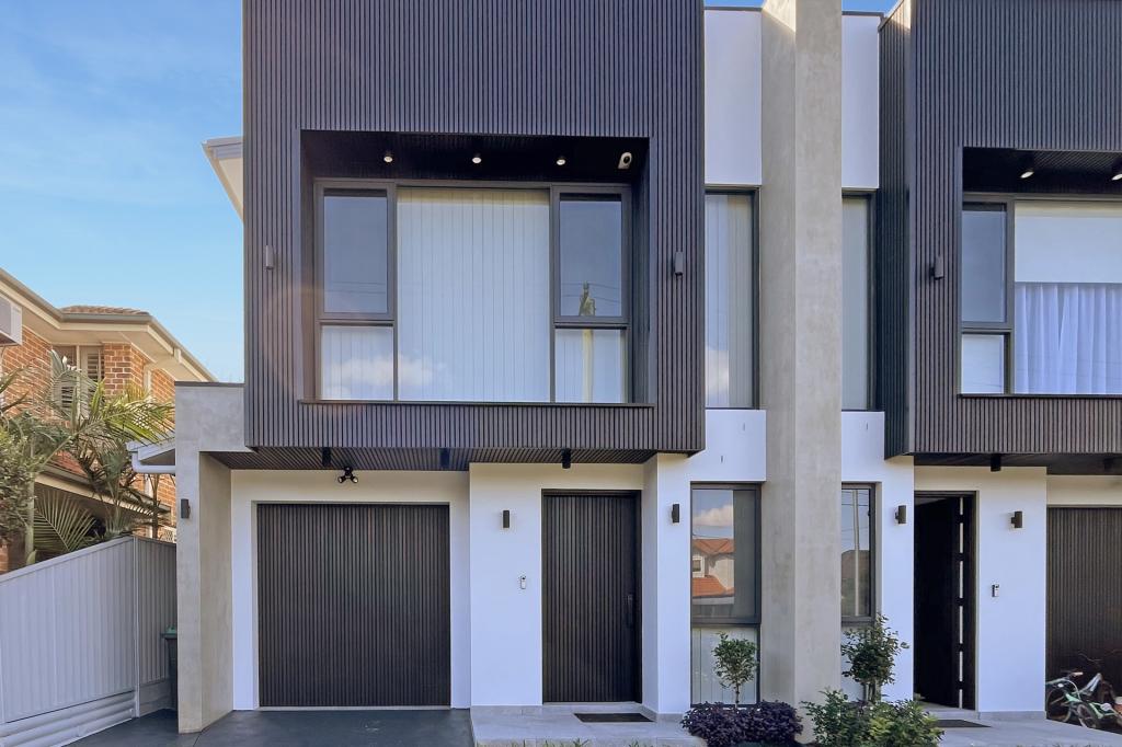 9 Stretham Ave, Picnic Point, NSW 2213