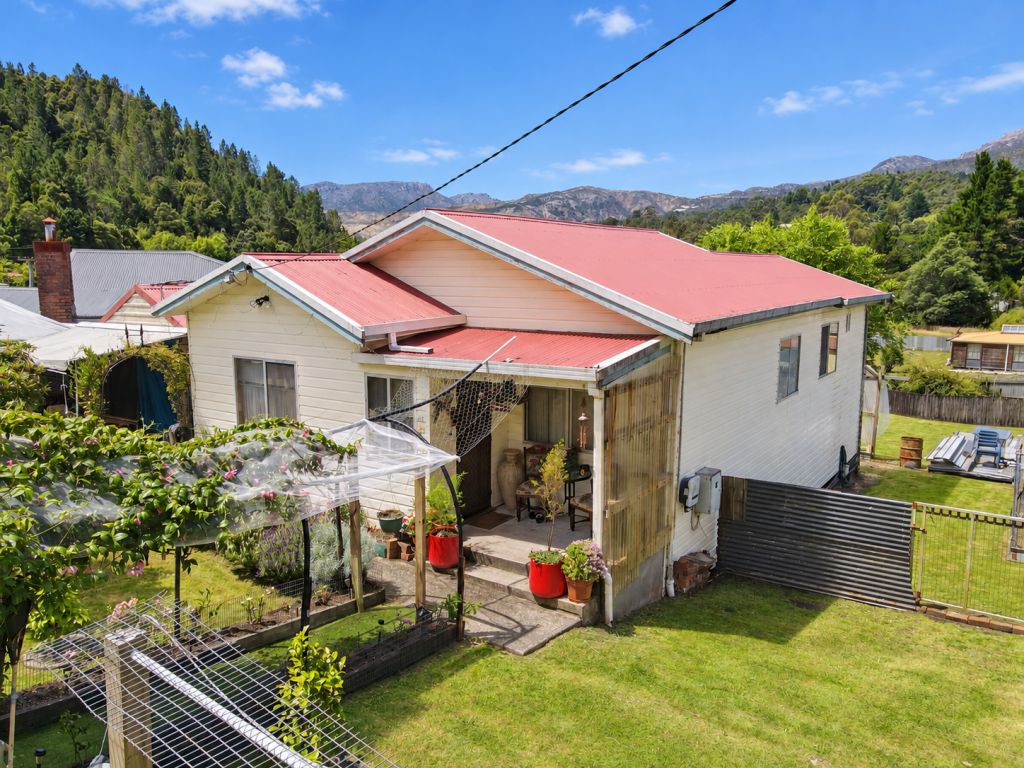 21 URQUHART ST, QUEENSTOWN, TAS 7467