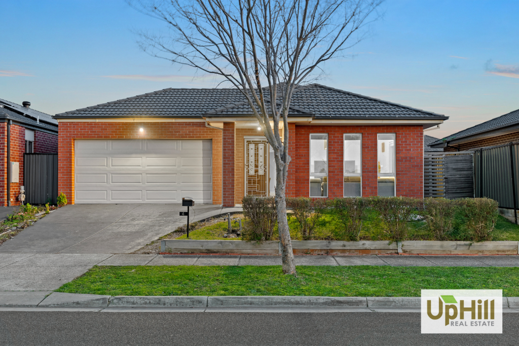 4 San Fratello St, Clyde North, VIC 3978