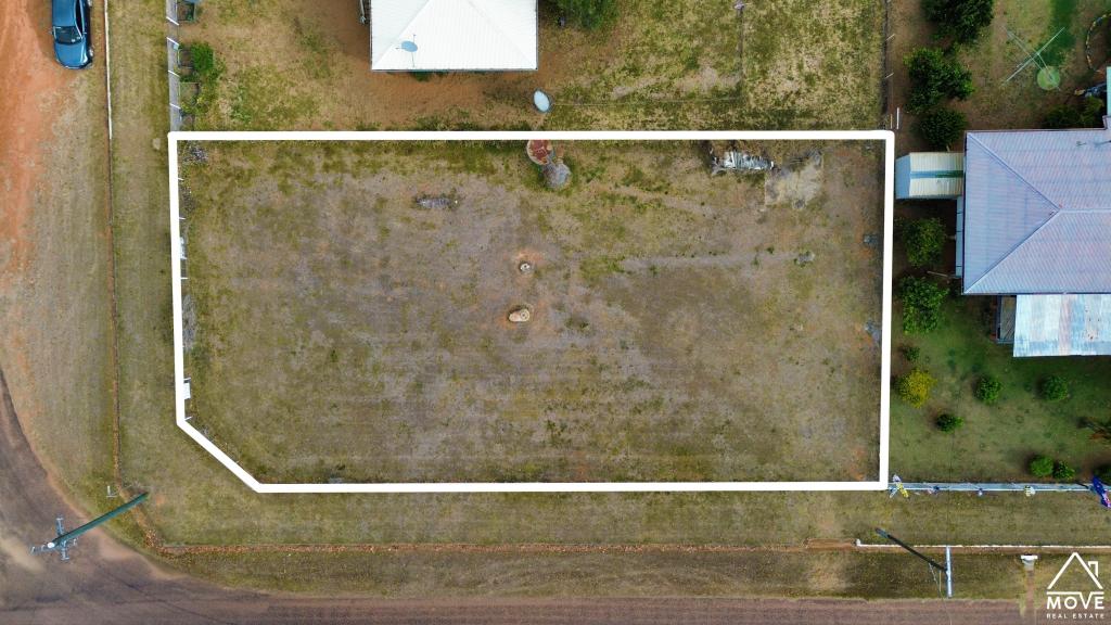 9 Melvin St, Pentland, QLD 4816