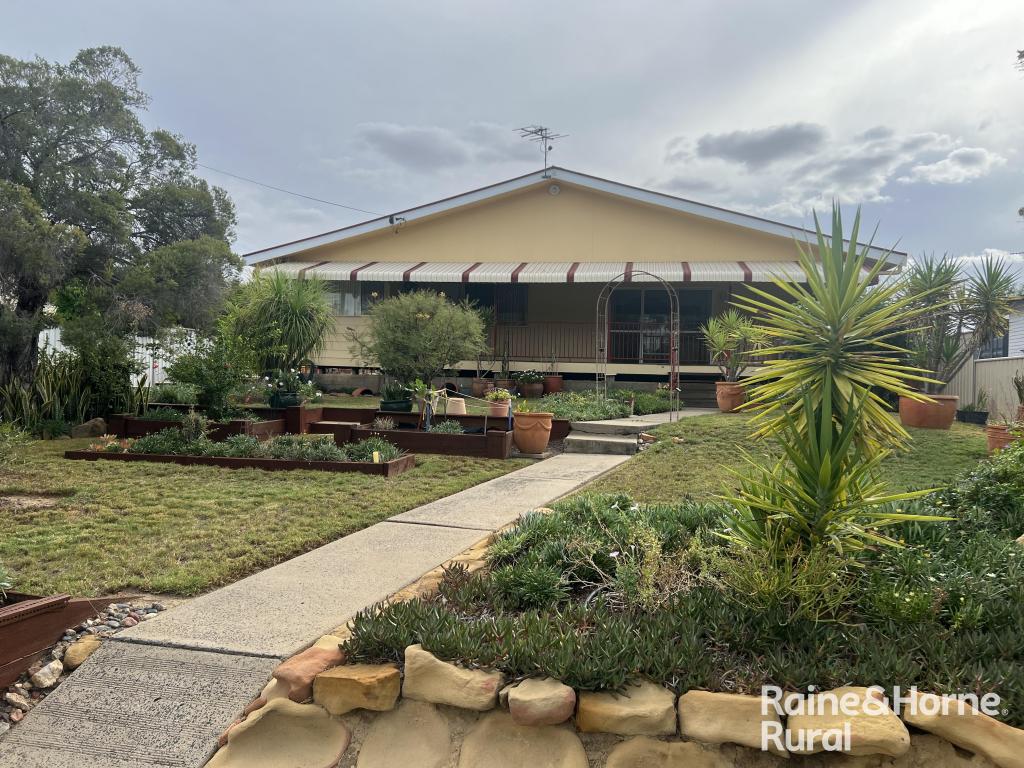 32 Northern Rd, Roma, QLD 4455