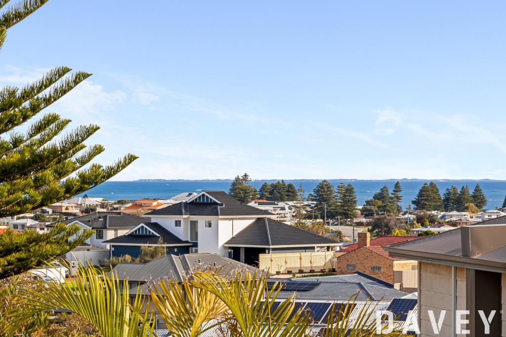 11 WHELK PL, MULLALOO, WA 6027