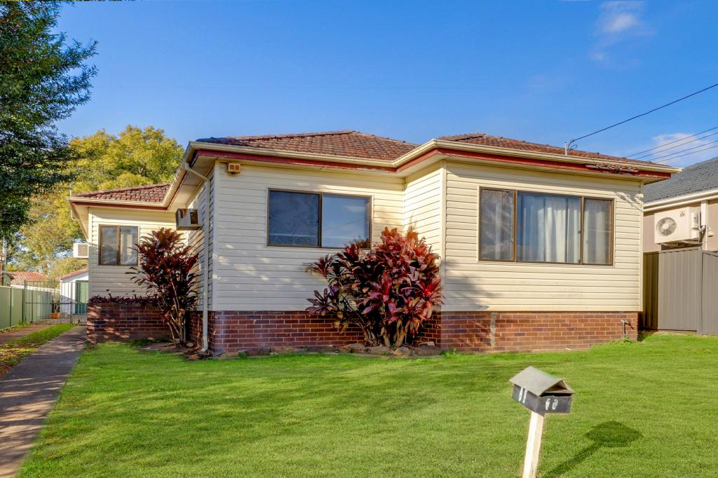 11 Bonds Rd, Riverwood, NSW 2210