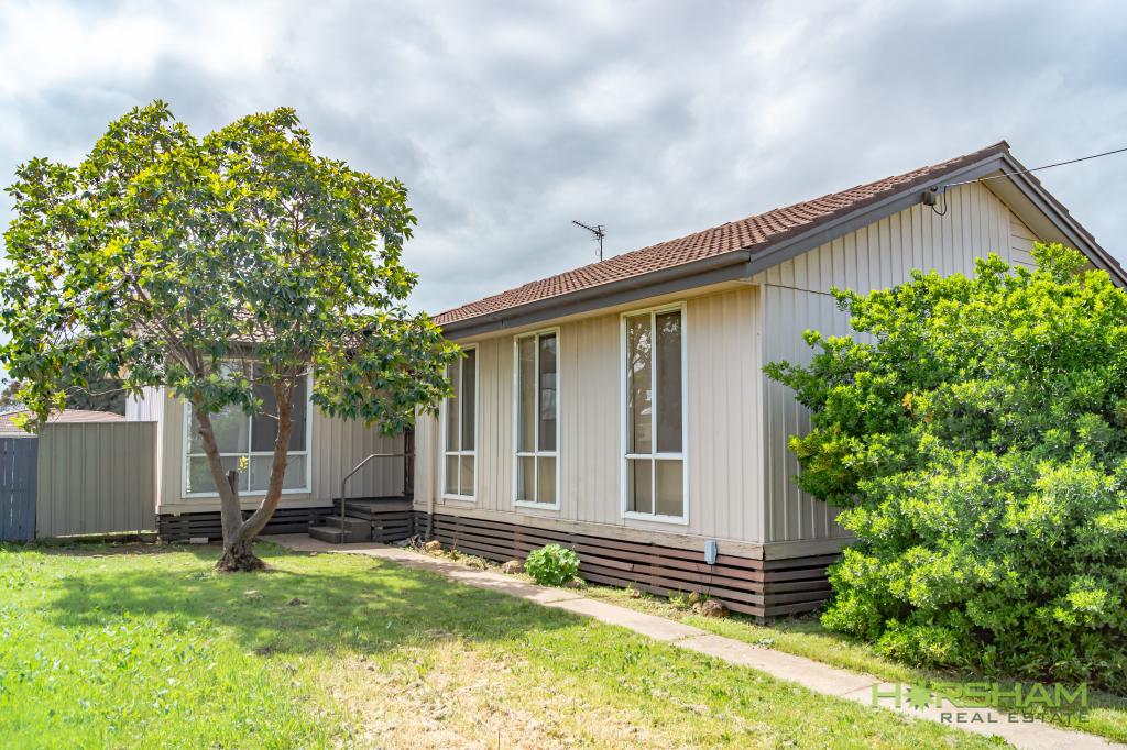 4 FELSTEAD AVE, HORSHAM, VIC 3400