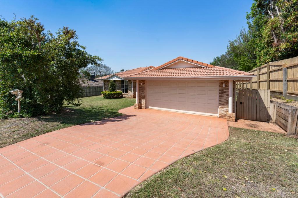 236 Stenner St, Middle Ridge, QLD 4350
