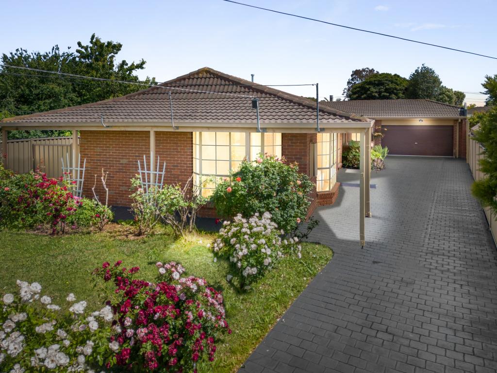 3 Stayton Cl, Deer Park, VIC 3023