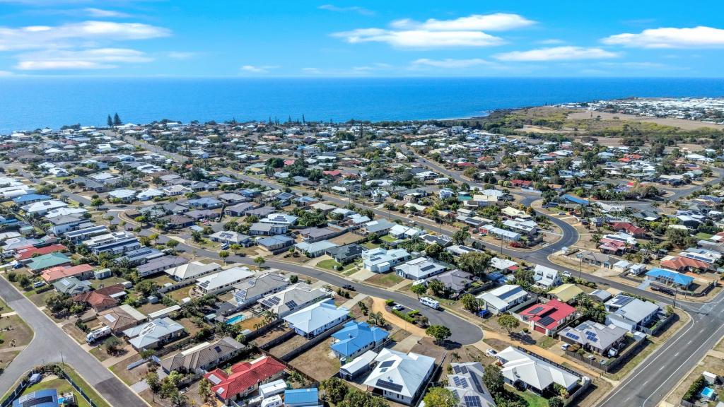 26 STARFISH CRES, BARGARA, QLD 4670