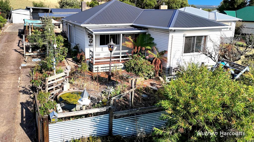 17 MCEVOY ST, CASTERTON, VIC 3311