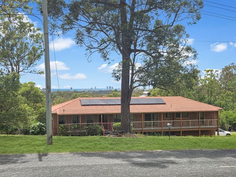 84 Castle Hill Dr, Gaven, QLD 4211