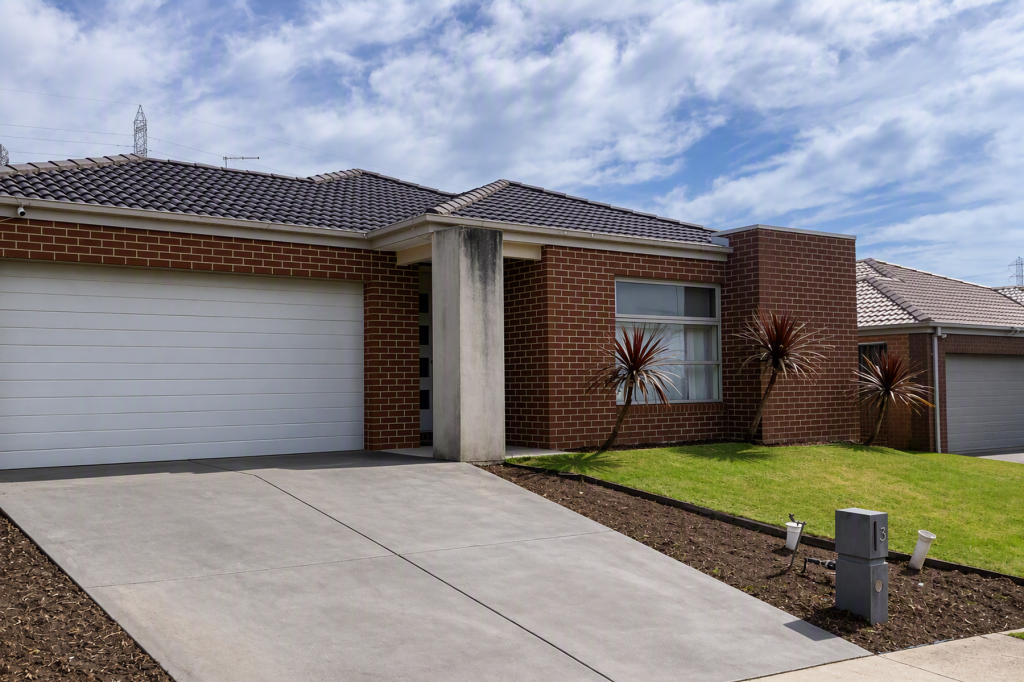3 Albert Cct, Pakenham, VIC 3810
