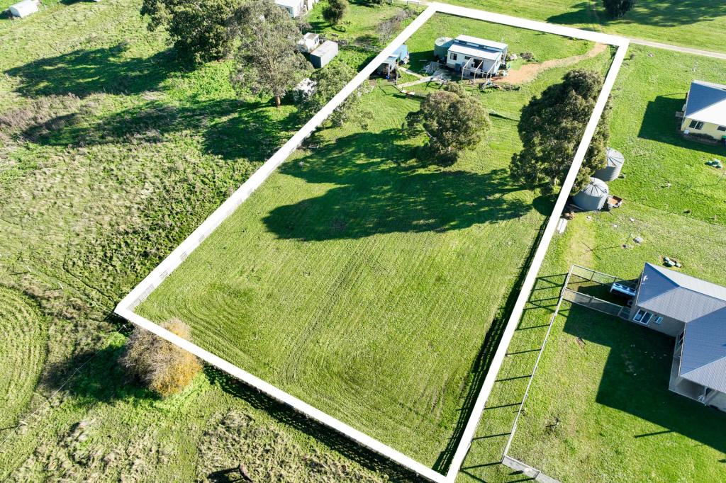 108 MANIFOLD ST, WOOLSTHORPE, VIC 3276