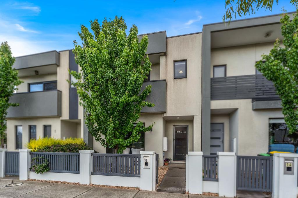 16 Errol Bvd, Mickleham, VIC 3064