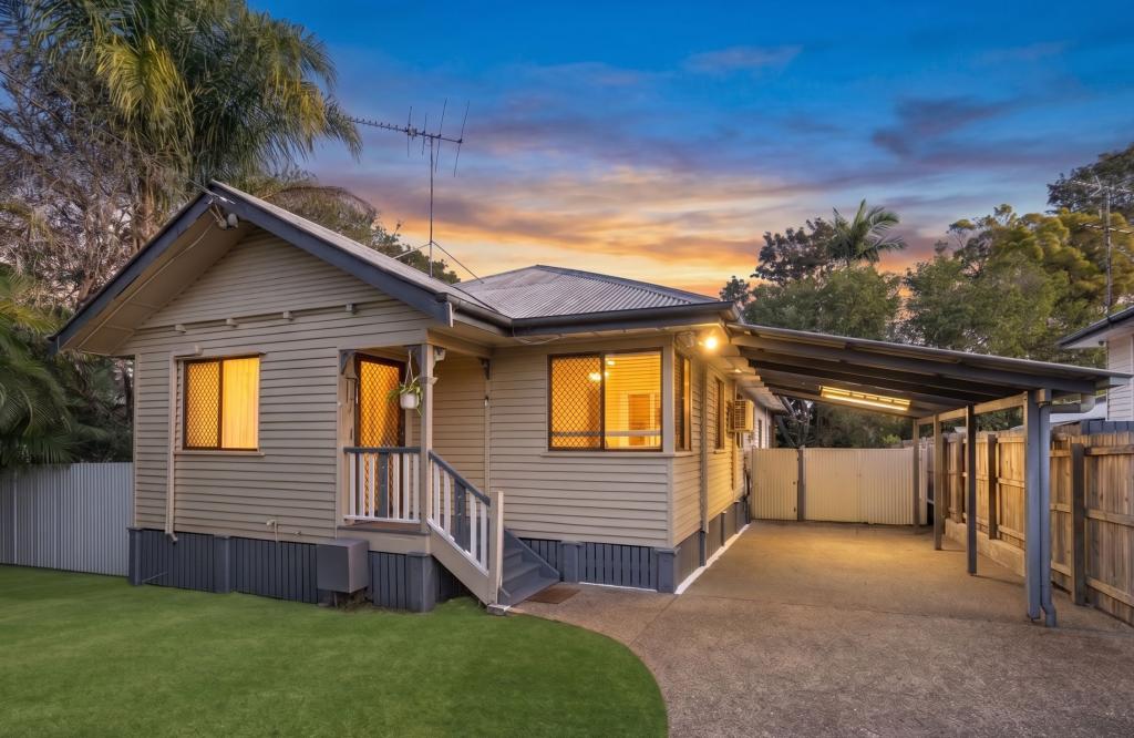 15 Gralton St, Keperra, QLD 4054